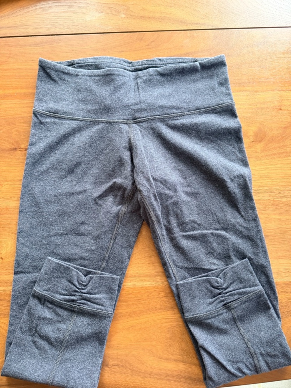 lululemon athletica Gray Capri Leggings in cotton, size 4